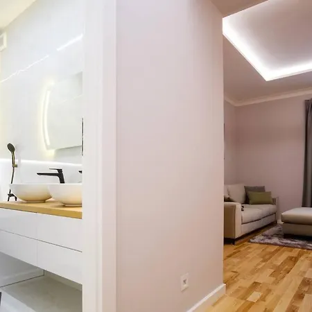 Moderny V Starom Meste *